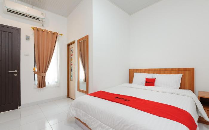 RedDoorz Plus Syariah near Mall Boemi Kedaton Lampung