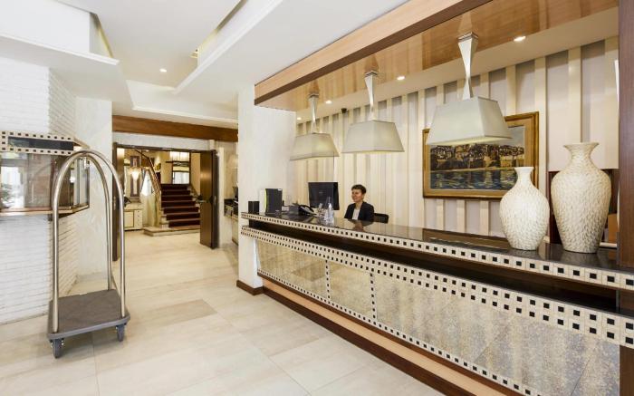 Sercotel Hotel President