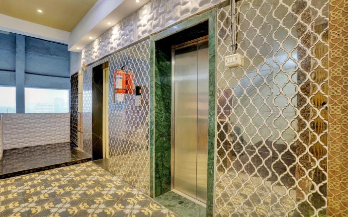 Hotel O Golden Suites