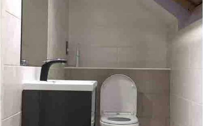 Private Double Room With New En-suite Shower Room