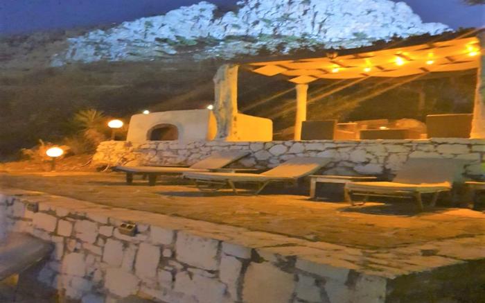 Spacious Room in Creta for 3 people, with Ac, Swimming Pool and Nature