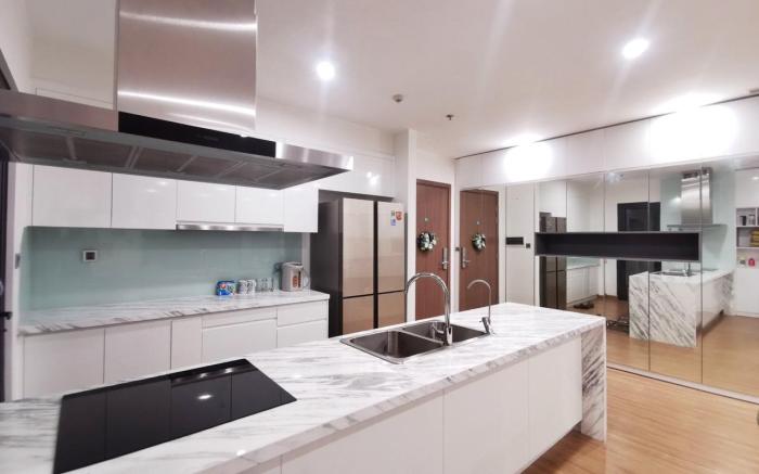 4 Bedroom 3 Bathroom Apartment in Hanoi