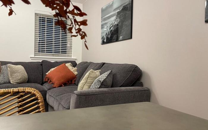 Luxurious Elegant Holiday home+Bike store-Sleeps 6