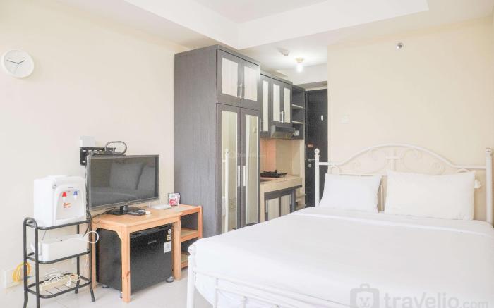 Simply Studio @ Belmont Residence Puri By Travelio