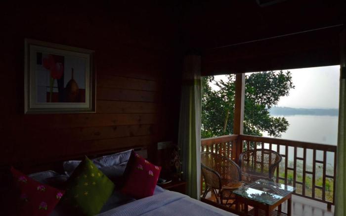 LakeRose Wayanad Resort - Water Front Grandeur