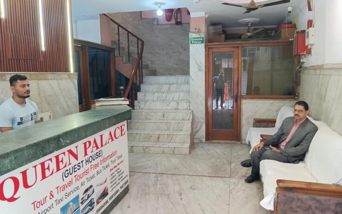 Hotel Queen Palace Guest House 