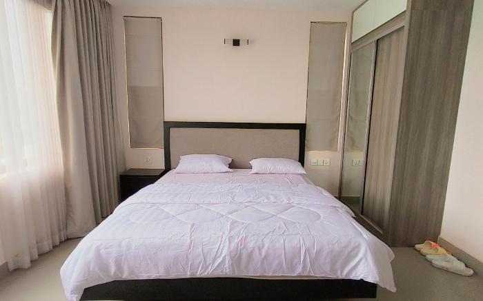 Dreamstate Dynasty**Kingbed Room**