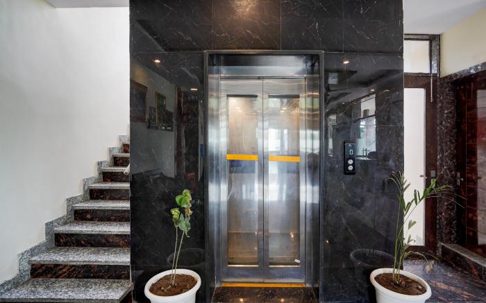 Super Townhouse Mansarovar Formerly Hotel Palm Tree