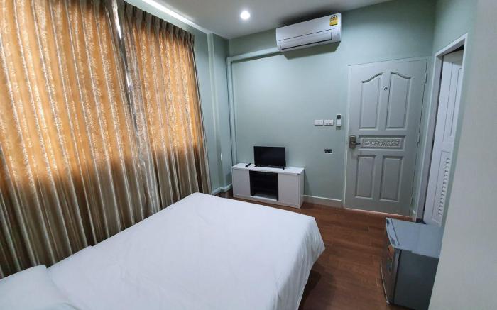 Baanpin & Cafe Hotel