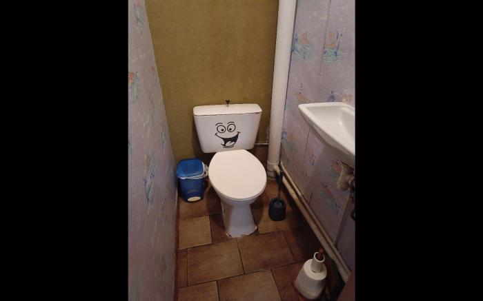 Single bed with a large desk