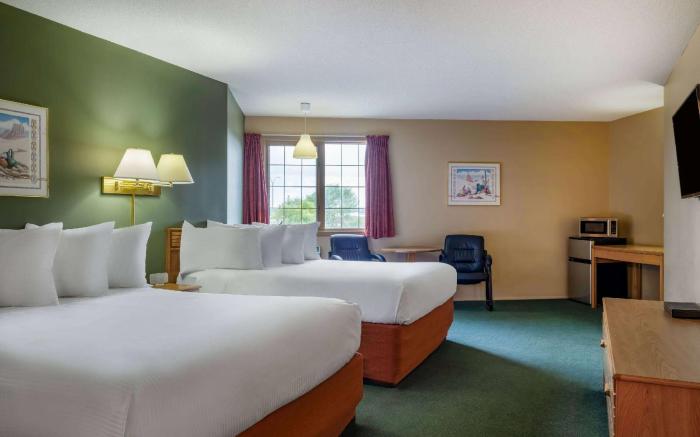 Travelodge by Wyndham Lacombe