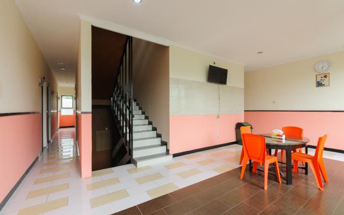 RedDoorz near The Jungle Waterpark Bogor