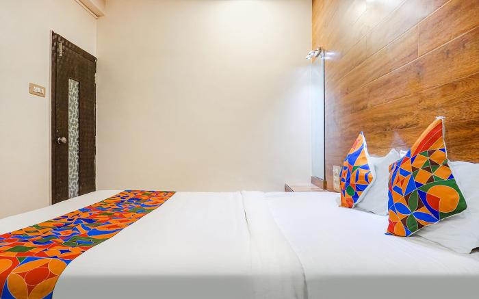FabHotel Shades of Royal