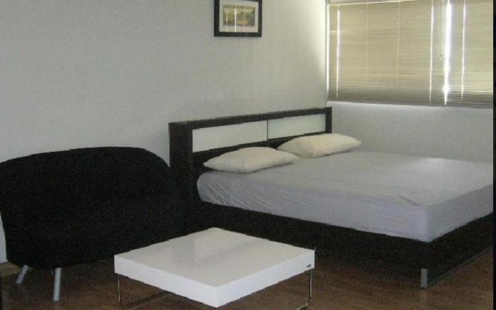 Chan Kim Don Mueang Guest House, free parking space and free Wifi