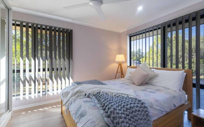 Luxury, Cosy Villa Close to Glass House Mountains!