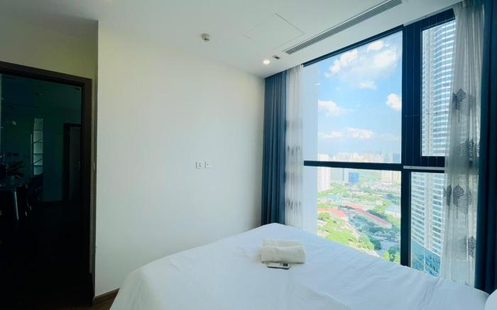 Vinhomes Sky Lake - 2BR Luxury in Korea Street 