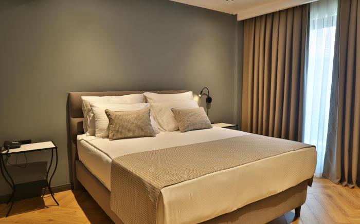 In The Middle Hotel