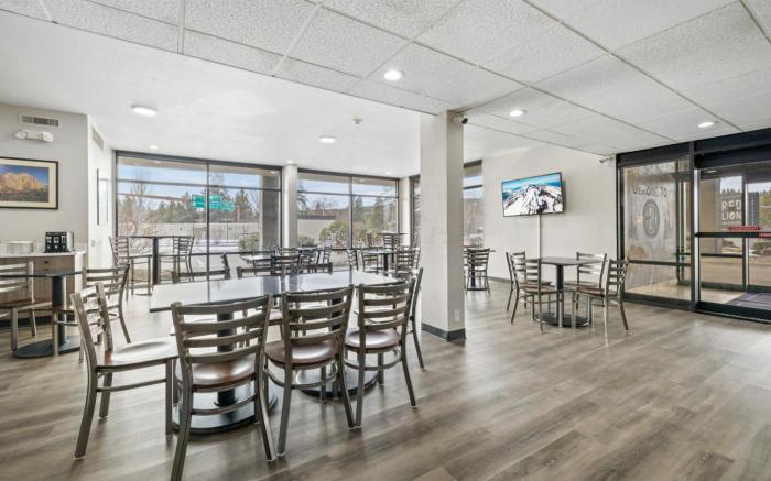 Red Lion Inn & Suites Deschutes Bend