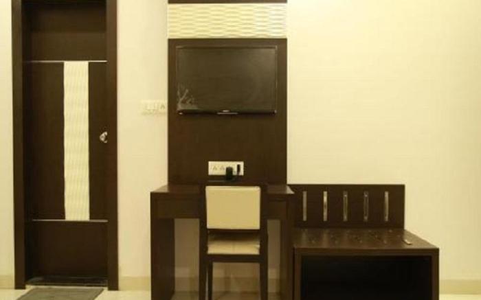 Hotel Anchal Villa By YB Hotels