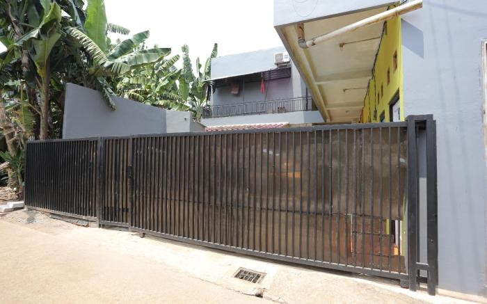 OYO 93021 Kost Dison