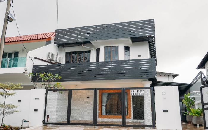 Plus Kuantan homestay with Jacuzzi private pool