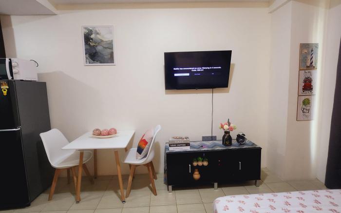 Studio Condo in Mandaluyong Pioneer Woodlands