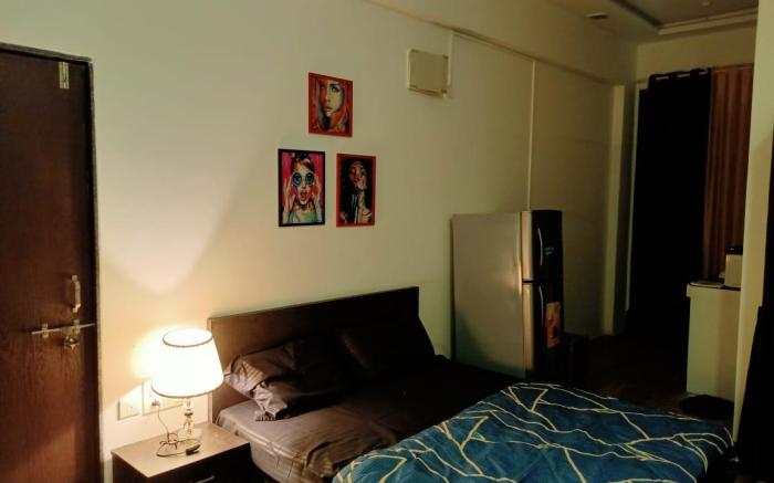 Ivy Pali Private Room & Balcony - (Near Imagica)