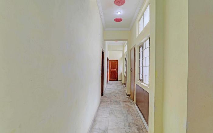 OYO 817378 Hotel Anant