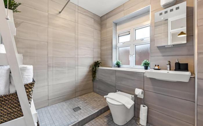 Awesome 2 Bed Flat Surrey Quays Free Parking