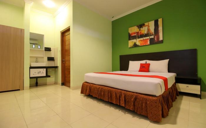 RedDoorz Plus @ Taman Siswa 2