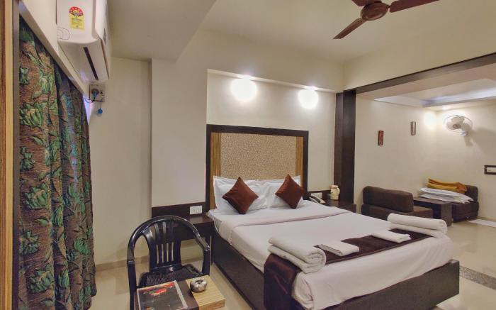 Hotel Ashwin Igatpuri Pure Veg Jain Food 