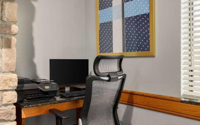 AmericInn by Wyndham Lincoln South