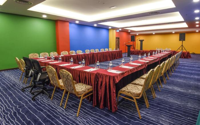 Hotel Holmes Gelang Patah
