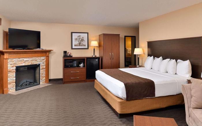 AmericInn by Wyndham Fergus Falls - Conference Center
