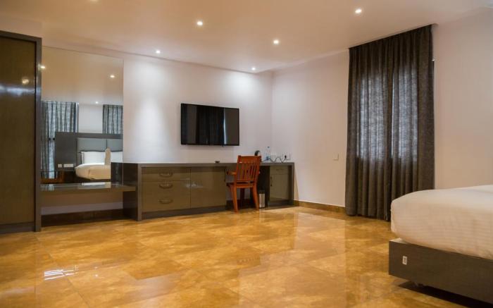 HOTEL HILLS TIRUPATTUR