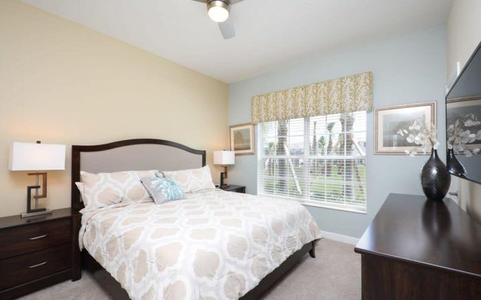 Charming 4BDR townhome at Storey Lake Resort