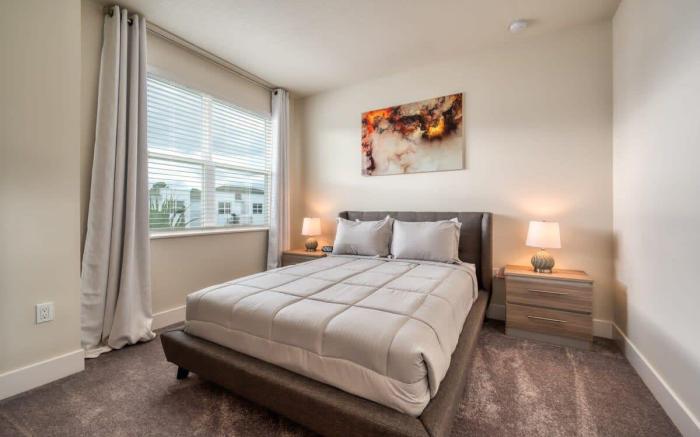 Spacious, New, Modern Retreat