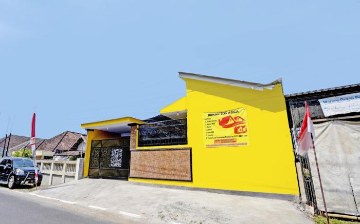 OYO Life 92920 Rumah Kost Azca