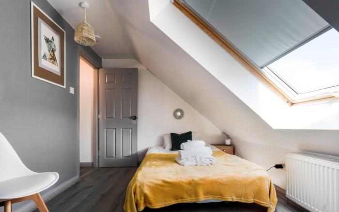 Family Holiday Home With Hot Tub Sleeps 8