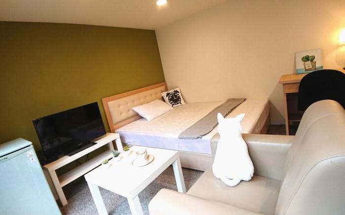 Near Chang Gung , MRT A8, Bright and cozy space