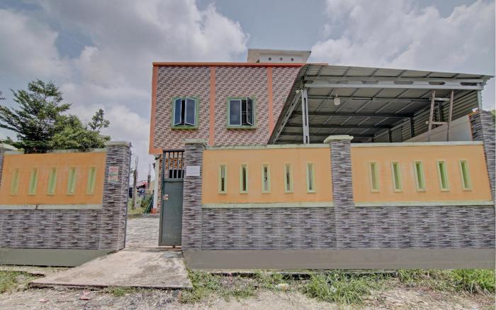 OYO 93088 Celine Home Syariah