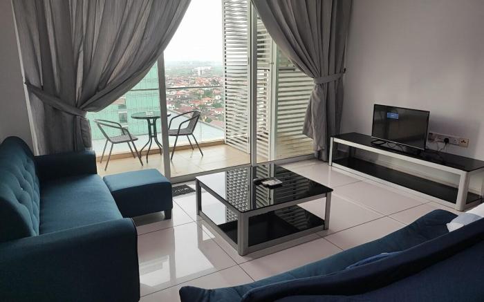 KSL 2 Bedroom (Private Lift) Level 15 @ 8-12pax