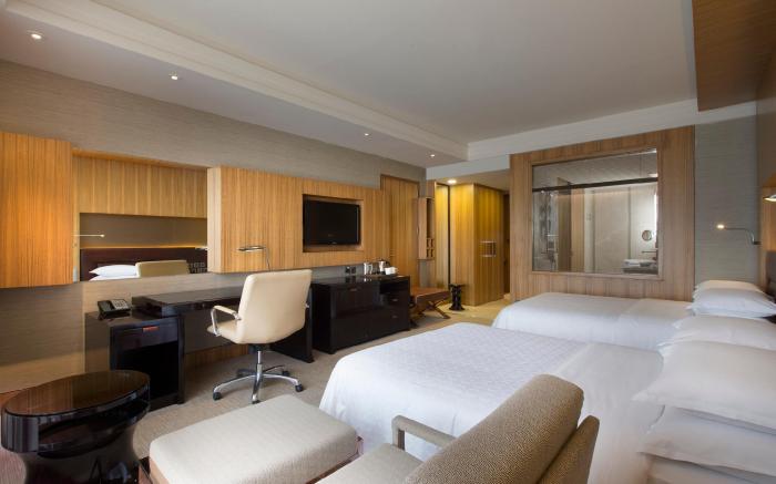 Sheraton Grand Bangalore Hotel at Brigade Gateway
