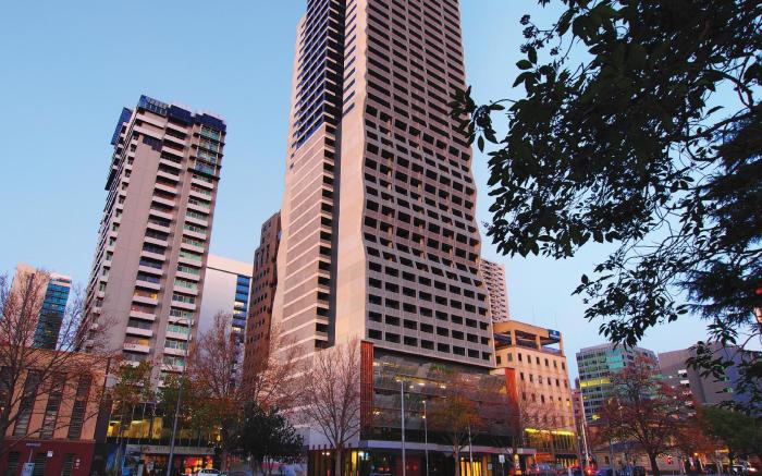 Oaks Melbourne on William Suites