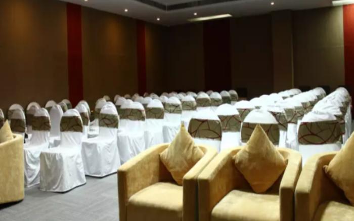 Nidhivan Sarovar Portico Vrindavan