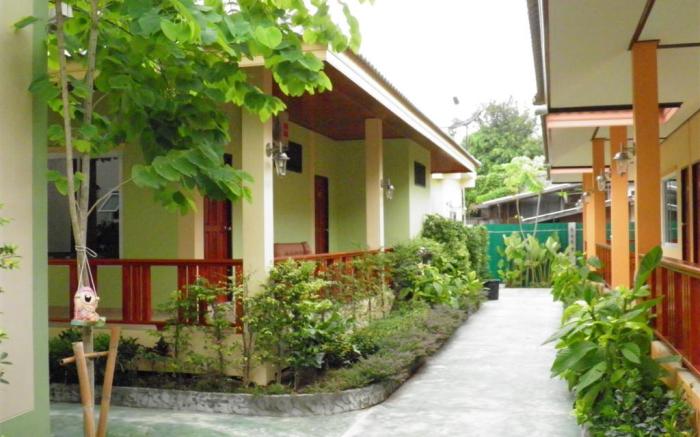 Ruen Narisra Resort