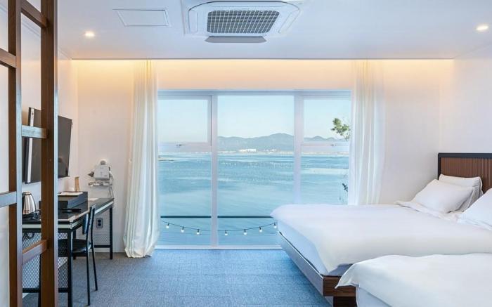 Sacheon Azure Pool Villa