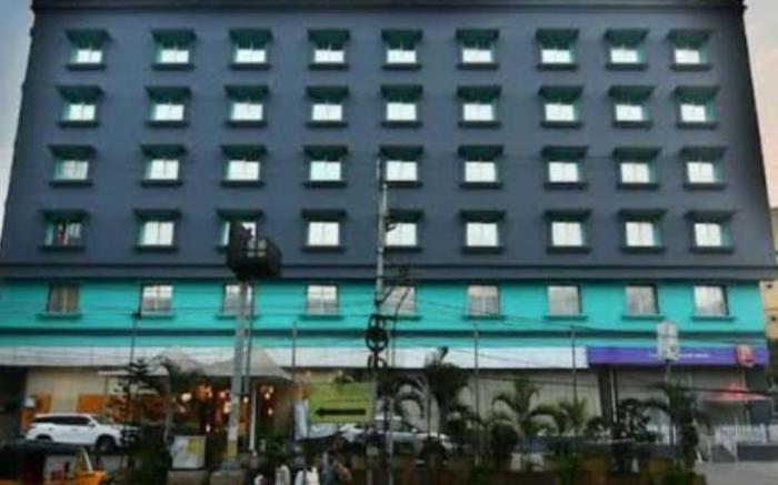 THE CENT HOTEL