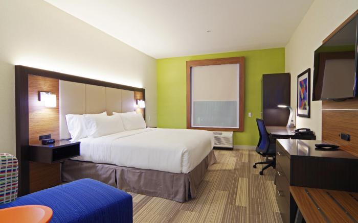 Holiday Inn Express & Suites North Phoenix/Scottsdale By IHG