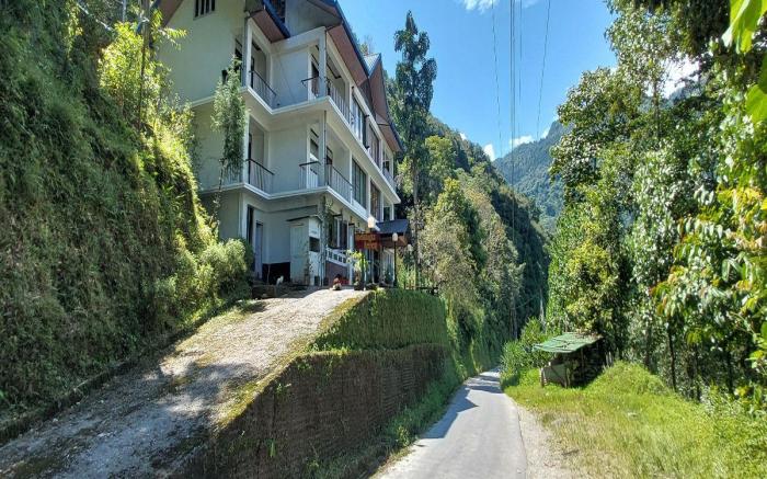 Norbulingka Retreat